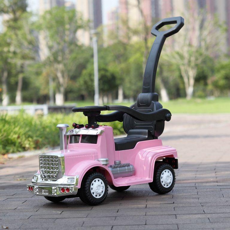 TH17W0370 13 - Ride-On Racing Car 02 -